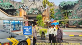 Polsek Telukjambe Timur Polres Karawang Berpatroli ke Kolam Renang Wonderland