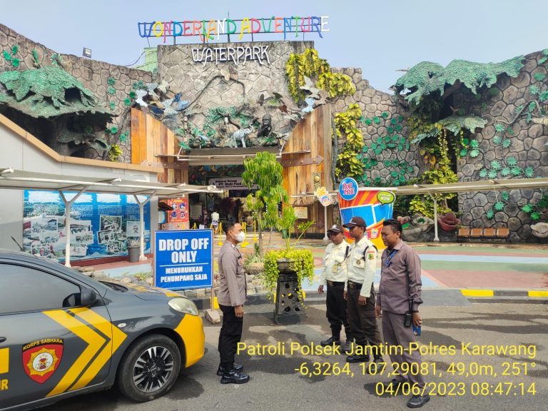 Polsek Telukjambe Timur Polres Karawang Berpatroli ke Kolam Renang Wonderland