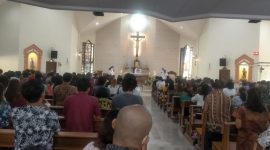Kapolsek Karawang Kota Pimpin PAM Misa Umum di Gereja Katholik Kristus Raja Karawang 