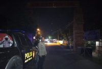 Melalui Patroli Prekat Polsek Tirtajaya Polres Karawang Berupaya Menciptakan Keamanan di lingkungan Penduduk 