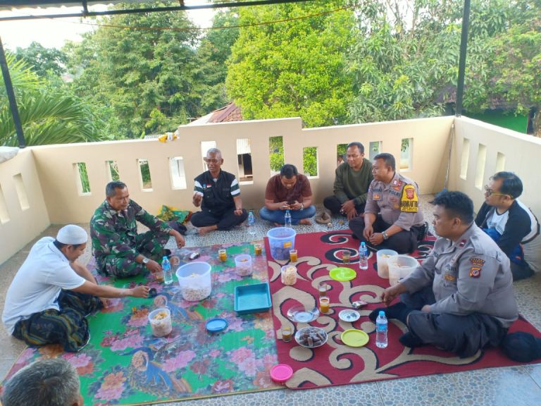 Polsek Cibalong Polres Garut Diskusikan Peningkatan Keamanan Dan Siaga Bencana di Desa Simpang 