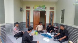 Polsek Caringin Polres Garut Himbau Warganya Agar Meningkatkan Kembali Kegiatan Siskamling Di Lingkungan RT Dan RW