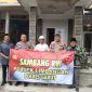 Warga Desa Cirapuhan Sambut Hangat Kunjungan Bhabinkamtibmas Polsek Limbangan Polres Garut