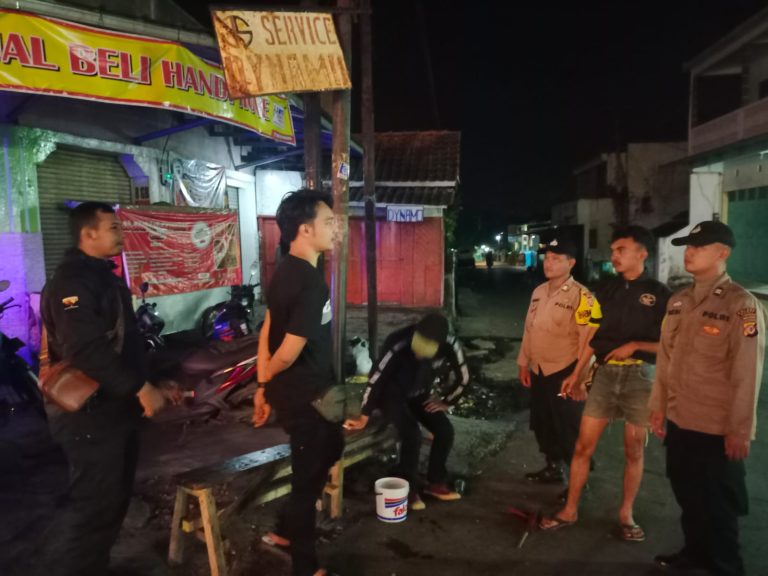 Antisipasi Curat Curas dan Curanmor Polsek Wanaraja Polres Garut Terjunkan Anggotanya Ke Jalan Raya