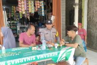 Sosialisasikan Program Polisi RW Bhabinkamtibmas Polsek Tempuran Polres Karawang Sambangi Rumah Warga