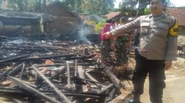 Polsek Banyuresmi Polres Garut Cek Kebakaran Rumah Warga