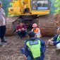 Polsek Jatiluhur Polres Purwakarta Himbau Warga Agar Tidak Beraktifitas di Sekitar Kereta Cepat Jakarta-Bandung (KCJB)