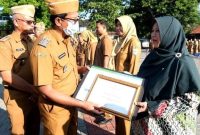 Wabup Garut Serahkan Penghargaan Sekolah Adiwiyata Tingkat Kabupaten Garut