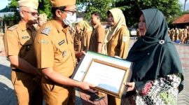 Wabup Garut Serahkan Penghargaan Sekolah Adiwiyata Tingkat Kabupaten Garut