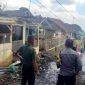 Polsek Sukawening Polres Garut Cek TKP Kebakaran Rumah Permanen
