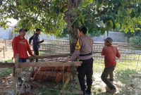 Bhabinkamtibmas Polsek Kiarapedes Polres Purwakarta Sambangi Warga Untuk  Sampaikan Himbauan Kamtibmas 