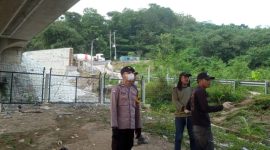 Jaga Keamanan Polsek Jatiluhur Polres Purwakarta Kerap Himbau Warga Terkait Perlintasan Jalur Kereta Cepat Jakarta-Bandung