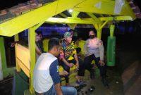 Polsek Pasawahan Polres Purwakarta Lakukan Sambang Pos Ronda Guna Motivasi Warga Jaga Kamtibmas
