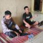 Kegiatan Sambang dan Sapa Warga Dilakukan Oleh Bhabinkamtibmas Polsek Maniis Polres Purwakarta Kepada Warga Desa Binaanya