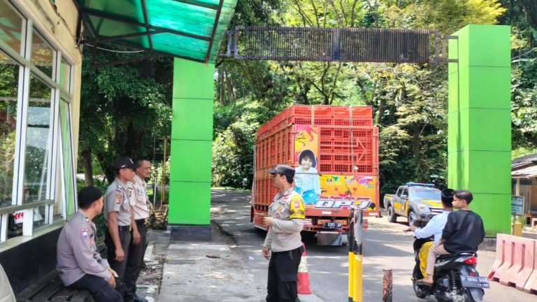 Giatkan Patroli KRYD Siang Hari Upaya Polsek Maniis Polres Purwakarta Ciptakan Rasa Aman di Wilayah Hukumnya