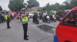 Giat Gatur Lalin Sore Hari Agar Tidak Terjadi Kemacetan di Wilayah Polsek Jatiluhur Polres Purwakarta