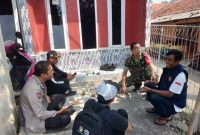 Wujudkan Sinergitas Babinsa dan Bhabinkamtibmas Polsek Pasawahan polres Purwakarta Semakin Solid Saat Patroli Bersama