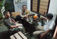 Cara Bhabinkamtibmas Polsek Purwakarta Polres Purwakarta Sambangi Warga Masyarakatnya Berikan Himbauan Kamtibmas