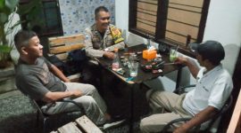 Cara Bhabinkamtibmas Polsek Purwakarta Polres Purwakarta Sambangi Warga Masyarakatnya Berikan Himbauan Kamtibmas