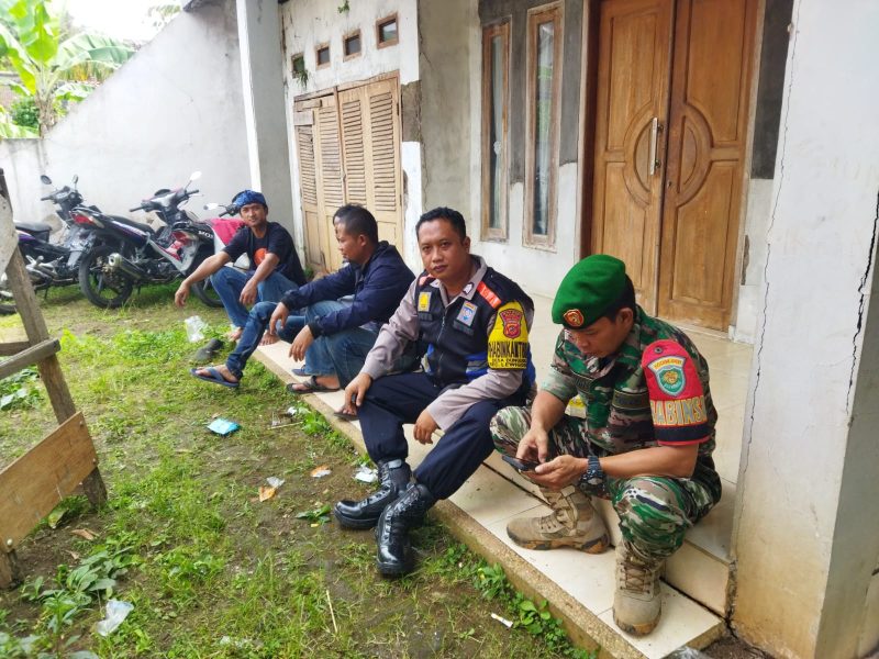 Ngariung Bhabinkamtibmas Polsek Leuwigoong Polres Garut Sampaikan Kamtibmas