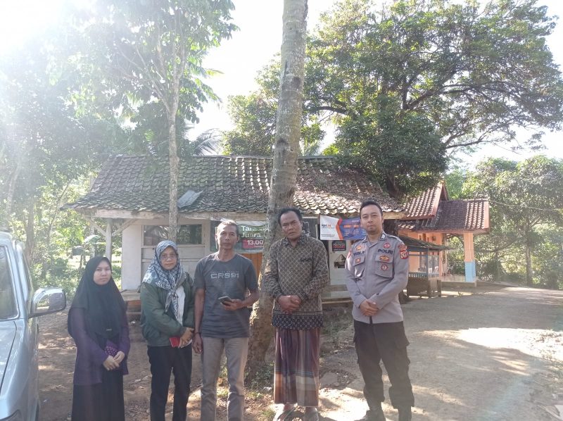 Polisi RW Polsek Singajaya Polres Garut Lakukan Silaturahmi Kamtibmas