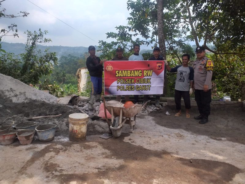 Polsek Cibiuk Polres Garut Sukseskan Program Polisi RW Agar Dapat Mendengar Keluhan Warga Secara Tatap Muka Langsung