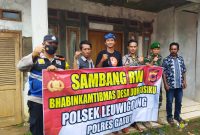 Bhabinkamtibmas Polsek Leuwigoong Polres Garut Laksanakan Sambang RW Ajak Tomas Jaga Kamtibmas
