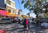 Berikan Pelayanan Prima Terhadap Pengendara Sat Samapta Polres Garut Atur Lalin