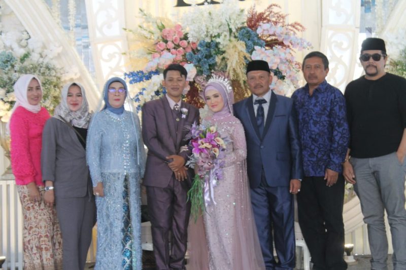 Hadiri Undangan Pernikahan H. Alan Partimbang Perkuat Jalinan Silaturahmi