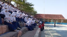 Siswa SMAN 5 Garut Sangat Antusias Saat Polsek Pameungpeuk Polres Garut Berikan Materi MPLS