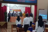 Bhabinkamtibmas Polsek Malangbong Polres Garut Dan Babinsa Hadiri Pelaksanaan Ujian Seleksi 3 Perangkat Desa