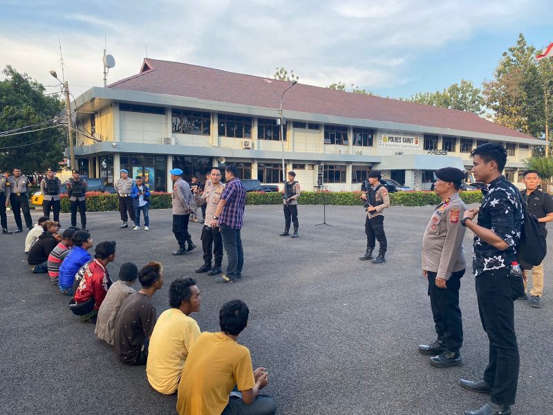 Berantas Aksi Premanisme Polres Garut Tangkap dan Amankan Puluhan Preman