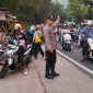 Caption : Giat Polsek Limbangan Polres Garut atur lalin saat jam rawan pagi