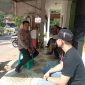 Caption : Bahinkamtibmas Polsek Caringin sampaikan pesan Kamtibmas 