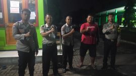 Caption : Polsek Karangpawitan patroli malam