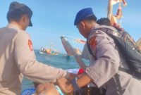 Caption : Satpolairud polres Garut pengamanan hajat laut