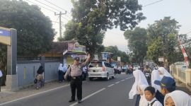 Caption : Polsek Banyuresmi giat rawan pagi