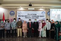 Caption : Bupati garut hadiri pelantikan rektor ITG