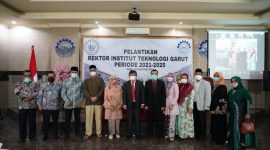 Caption : Bupati garut hadiri pelantikan rektor ITG 