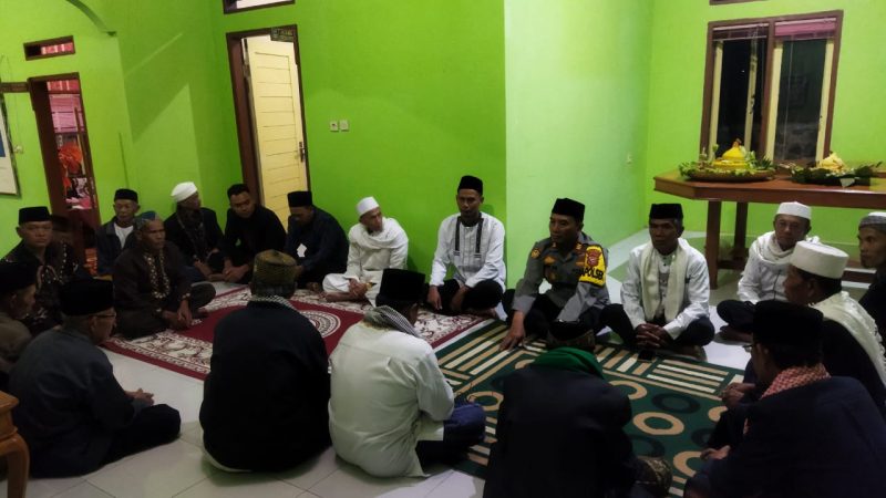 Caption : Polsek Caringin sosilisasi TPPO