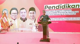 Caption : H. Alan Partimbang Hadiri Pembekalan Pendidikan Politik Bacaleg 