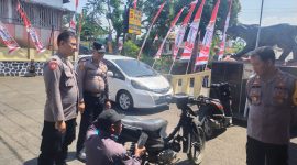 Caption : Polsek Pasirwangi razia knalpot racing