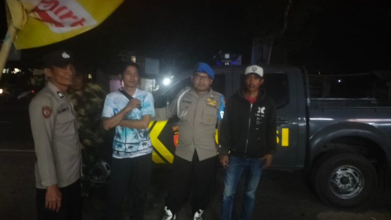 Caption : Patroli malam Polsek Leles
