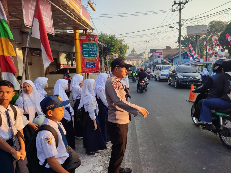 Caption : Giat rawan pagi Polsek Cibatu
