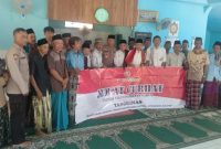 Caption : Polsek Cikelet giat Jum'at curhat