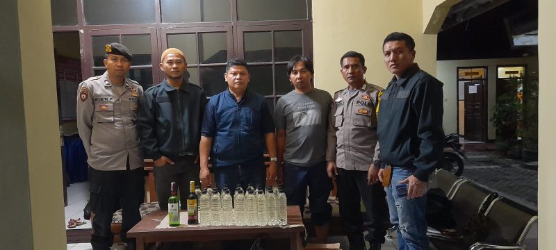 Caption : Razia Miras Polsek Tarogong Kidul