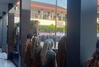 Caption : Polsek Limbangan cegah radikalisme bersama pihak sekolah