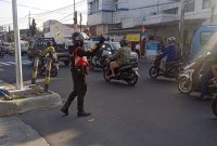 Caption : Giat Polsek Cibiuk  disambuat baik warga sekitar 