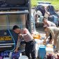 Caption : Polres Garut salurkan air bersih