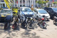 Caption : Polsek tarogong kidul amankan 7 kanlpot brong milik siswa